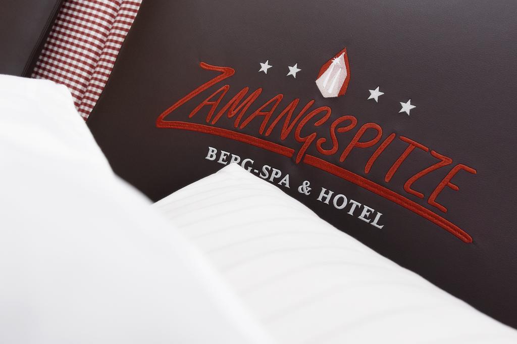 Berg-Spa&Hotel Zamangspitze Sankt Gallenkirch Bagian luar foto