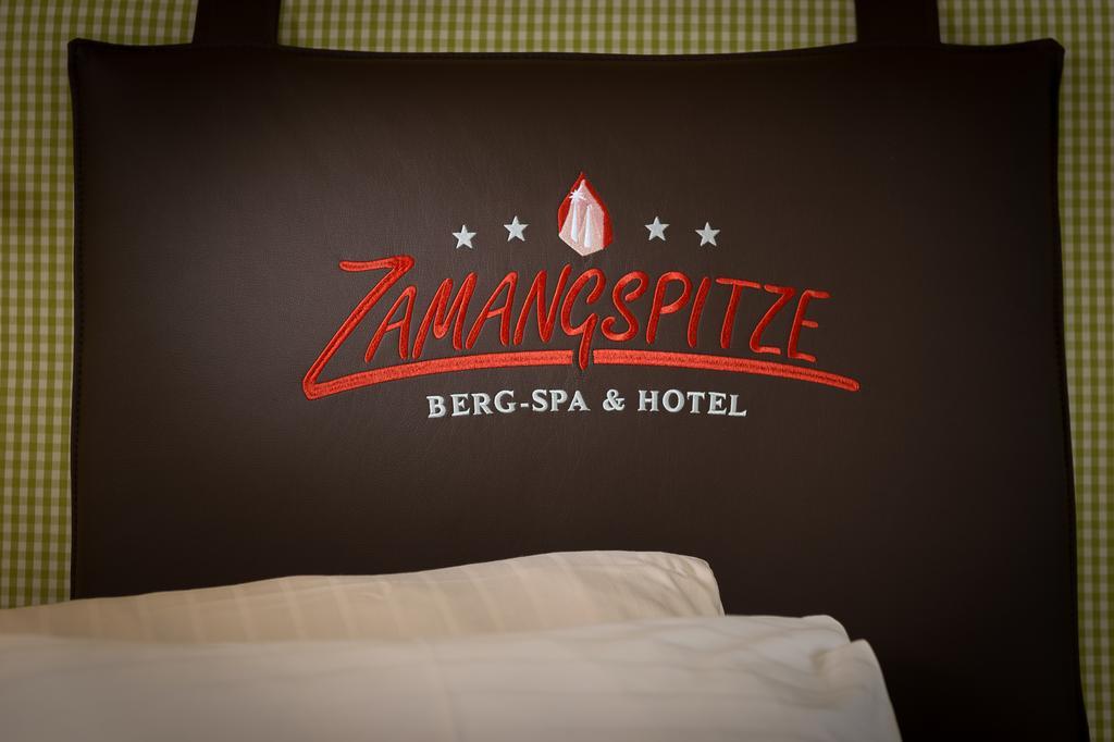 Berg-Spa&Hotel Zamangspitze Sankt Gallenkirch Bagian luar foto