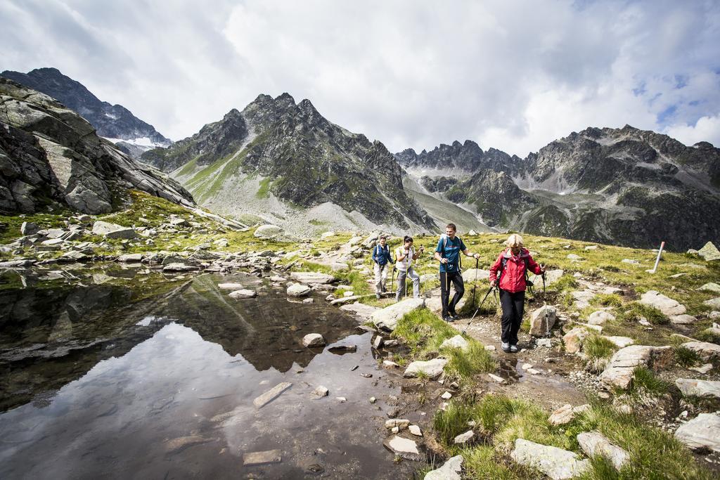 Berg-Spa&Hotel Zamangspitze Sankt Gallenkirch Bagian luar foto