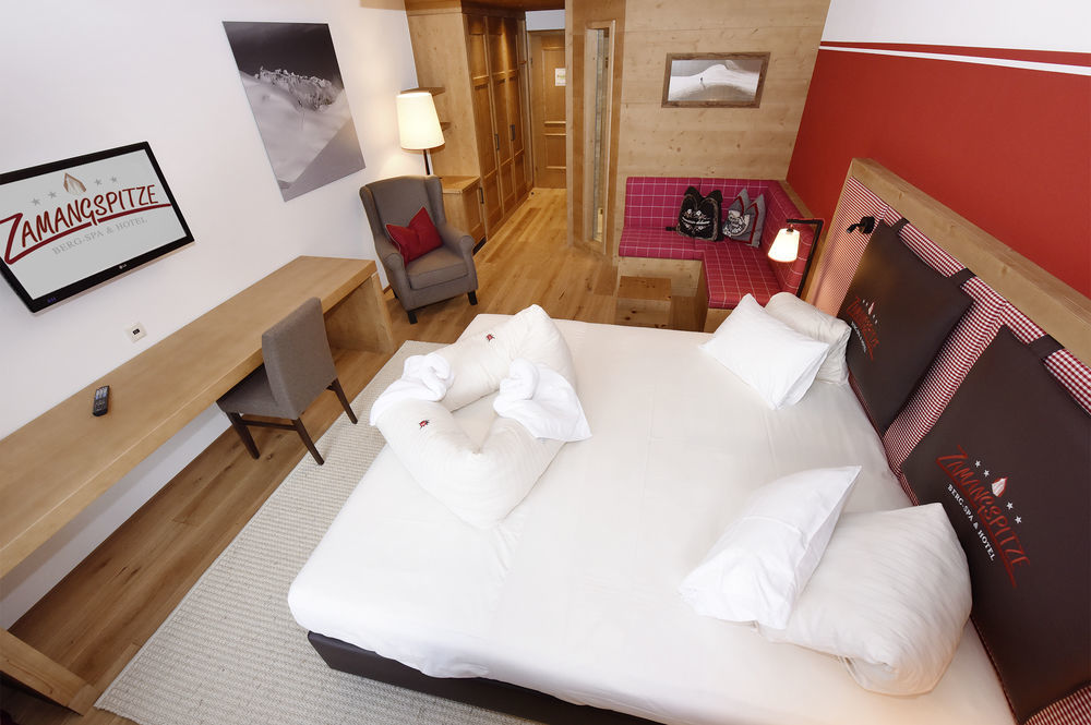 Berg-Spa&Hotel Zamangspitze Sankt Gallenkirch Bagian luar foto